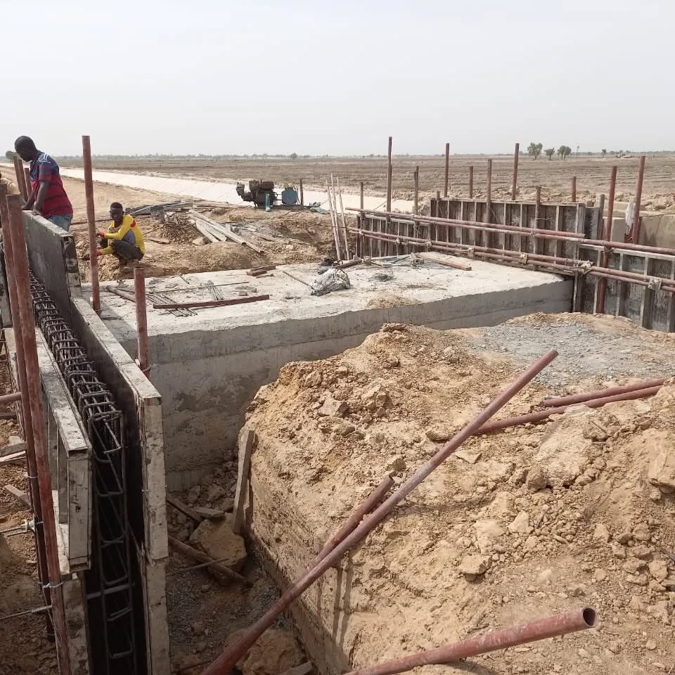 Civil engineering foundation and culvert construction